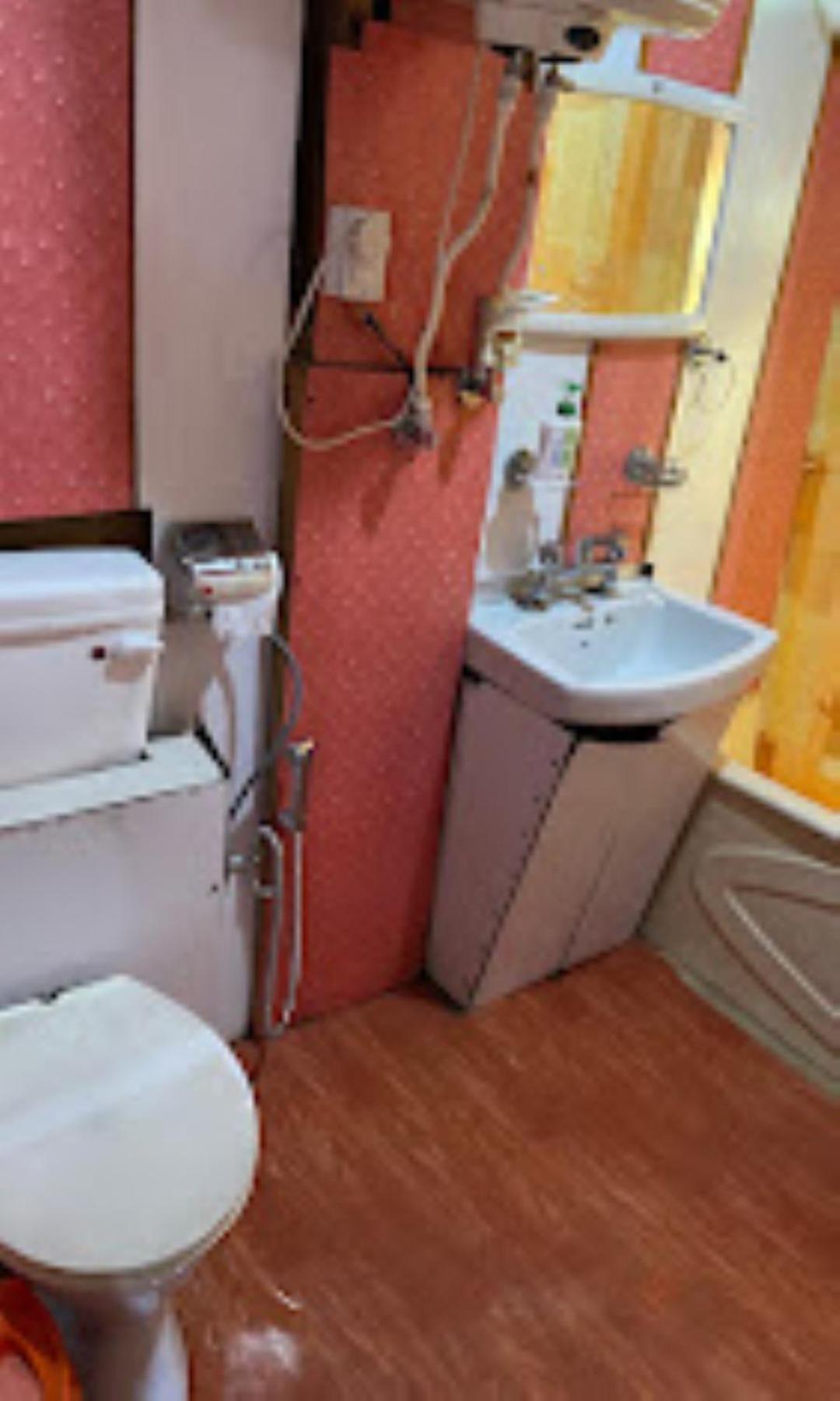 Young Bombay Premium Heritage Houseboat Σριναγκάρ Εξωτερικό φωτογραφία